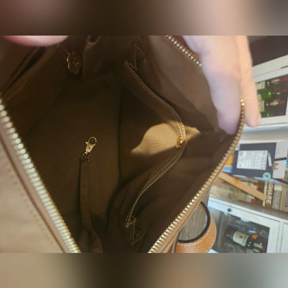 Eric Javits New York Tan and Black Woven Tote Bag - Picture 9 of 10